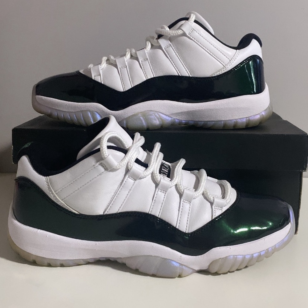 Jordan 11 low emerald size 11, used 2x